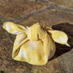 Teinture naturelle furoshiki carre tissu_jaune_tressyclage