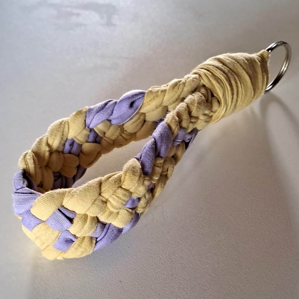 Tressyclage porte cle dragonne tressé tissu